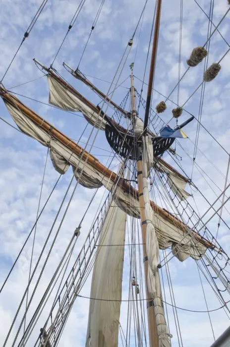 Framed Print : Mast rigging and sails of Hawaiian Chieftain, a Square Topsail Ketch Framed Print : Mast rigging and sails of Hawaiian Chieftain, a Square Topsail Ketch