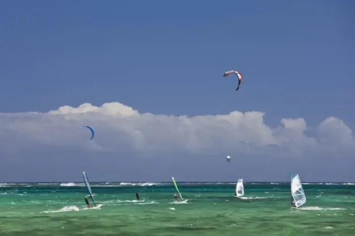 Framed Print : Mauritius, Western Mauritius, Le Morne Peninsula, windsurfers (NR) Framed Print : Mauritius, Western Mauritius, Le Morne Peninsula, windsurfers (NR)