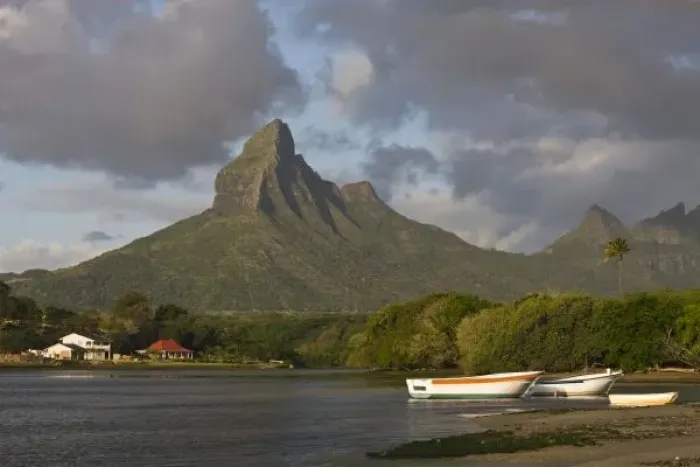 Framed Print : Mauritius, Western Mauritius, Tamarin, Montagne du Rempart mountain (el. 777 meters) Framed Print : Mauritius, Western Mauritius, Tamarin, Montagne du Rempart mountain (el. 777 meters)