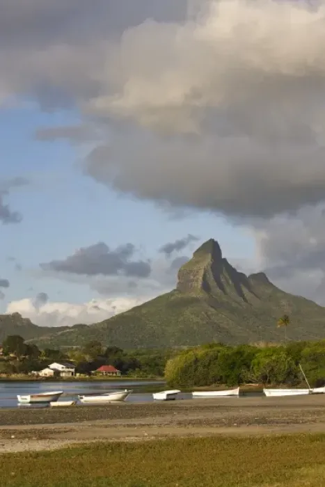 Framed Print : Mauritius, Western Mauritius, Tamarin, Montagne du Rempart mountain (el. 777 meters) Framed Print : Mauritius, Western Mauritius, Tamarin, Montagne du Rempart mountain (el. 777 meters)