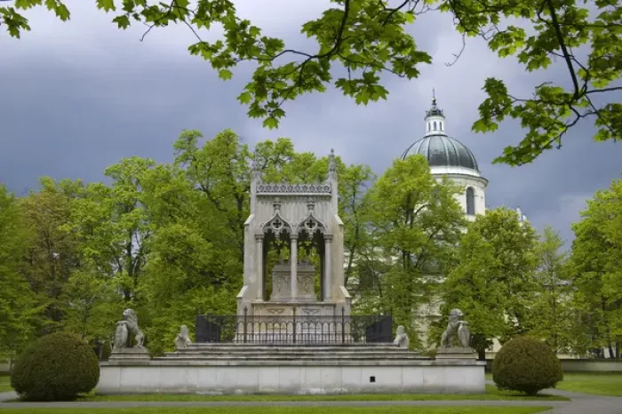 Framed Print : Mausoleum of Stanislaw and Aleksandra Potocki (owners of Wilan between 1799 and 1892) Framed Print : Mausoleum of Stanislaw and Aleksandra Potocki (owners of Wilan between 1799 and 1892)