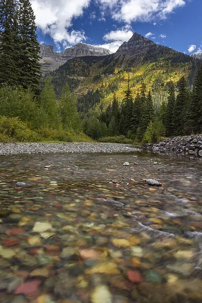 McDonald Creek with Garden Wall in early autumn in Glacier National Park, Montana, USA