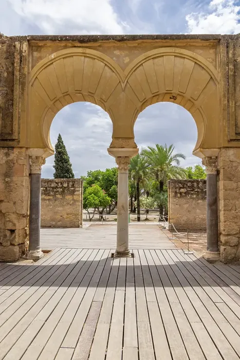 Framed Print : Medina Azahara, Cordoba, Andalusia, Spain. Ruins at the archaeological site of Medina Azahara, a Moorish fortified palace outside of Cordoba