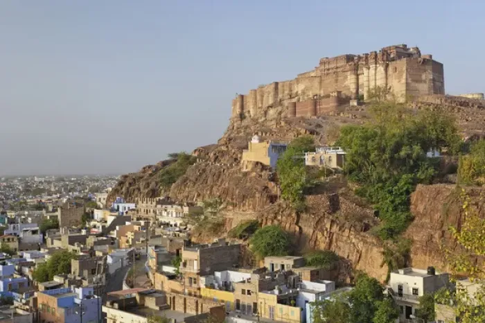 Framed Print : Mehrangarh Fort on hill above modern day Jodhpur, India Framed Print : Mehrangarh Fort on hill above modern day Jodhpur, India