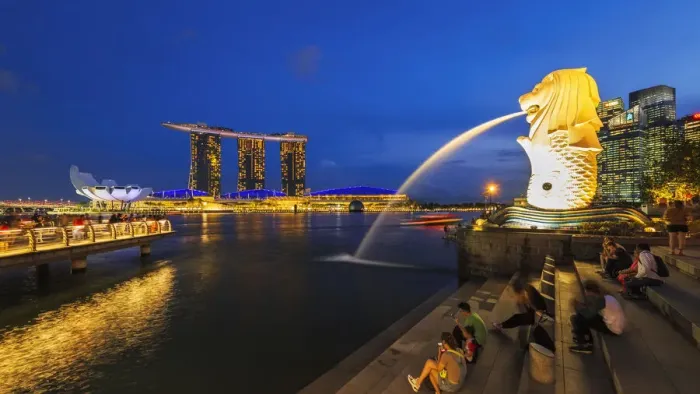 Framed Print : Merlion fountain and Marina Bay Sands at night, Singapore