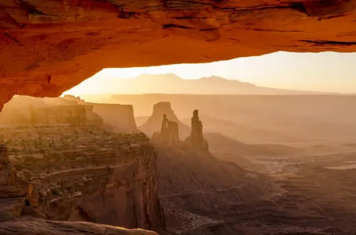 Framed Print : Mesa Arch, Canyonlands National Park, Utah, USA Framed Print : Mesa Arch, Canyonlands National Park, Utah, USA