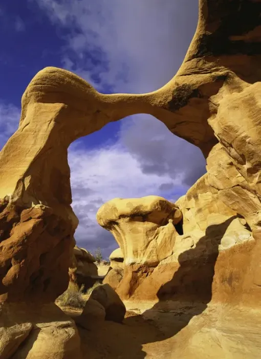 Framed Print : Metate Arch stands guard in Devils Garden, Grand Staircase National Monument, Utah