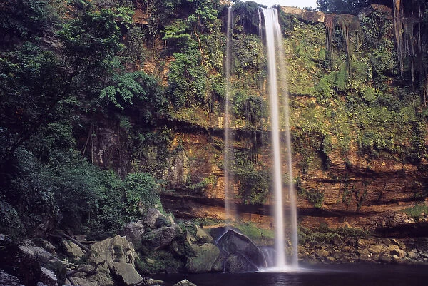 Mexico, Chiapas, Misol Ha waterfall