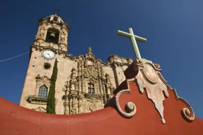 Framed Print : Mexico, Guanajuato State, Guanajuato. Templo de San Cayetano de la Valenciana Church- (b Framed Print : Mexico, Guanajuato State, Guanajuato. Templo de San Cayetano de la Valenciana Church- (b