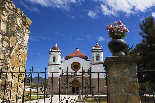 MEXICO, Oaxaca State, San Bartolo Coyotepec. The main cathedral along the highway