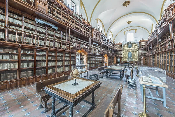 Mexico, Puebla, Casa de la Cultura, Biblioteca Palafoxiana, The first public library