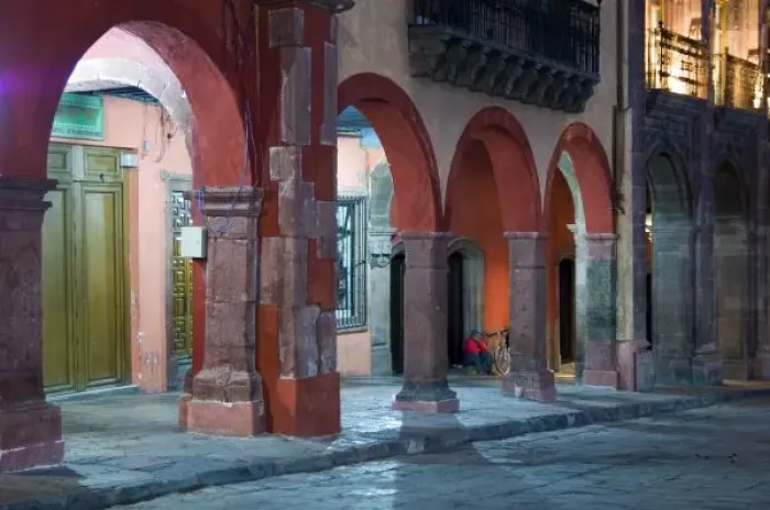 Framed Print : Mexico, San Miguel de Allende, The Jardin, Sunrise street scene. Credit as: Nancy Framed Print : Mexico, San Miguel de Allende, The Jardin, Sunrise street scene. Credit as: Nancy
