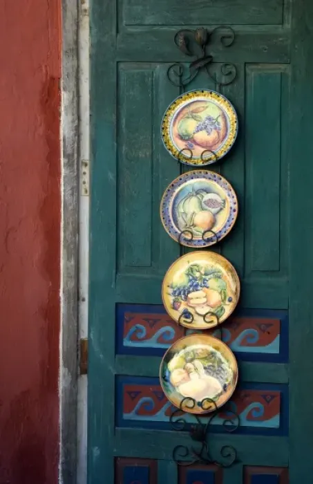 Framed Print : Mexico, San Miguel de Allende, Plates decorating door Framed Print : Mexico, San Miguel de Allende, Plates decorating door