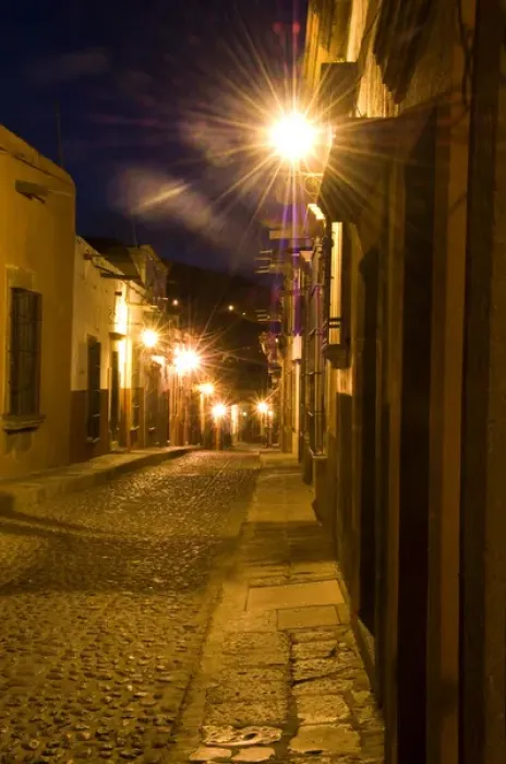 Framed Print : Mexico, San Miguel de Allende, Street scene before sunrise