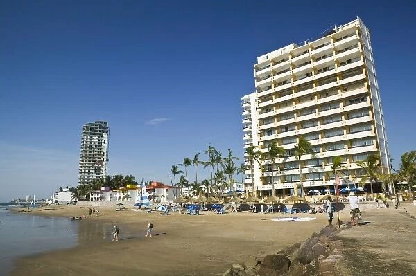 Mexico, Sinaloa State, Mazatlan. Zona Dorada  /  Golden Hotel Zone-Playa Las Gaviotas Beach