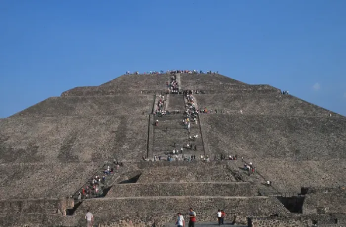 Framed Print : Mexico, Teotihuacan de los Pyramides, North America. The Aztec pyramids of Teotihuacan Framed Print : Mexico, Teotihuacan de los Pyramides, North America. The Aztec pyramids of Teotihuacan