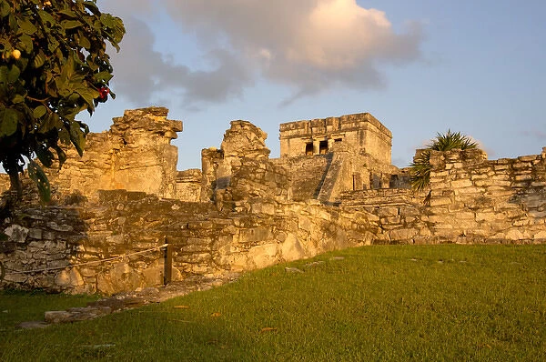 06. Mexico, Tulum, ruins with sun setting on buildings