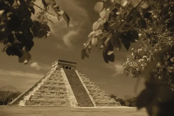 Framed Print : Mexico, Yucatan Peninsula, Chichen Itza, View of el castillo pyramid Framed Print : Mexico, Yucatan Peninsula, Chichen Itza, View of el castillo pyramid