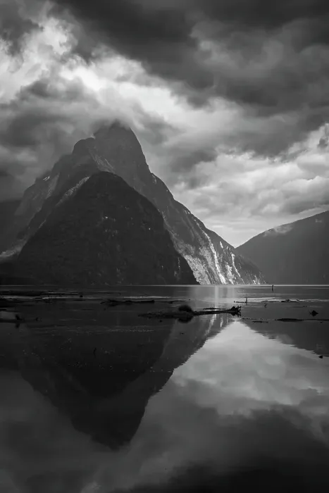 Framed Print : Milford Sound, Fiordland National Park, South Island, New Zealand Framed Print : Milford Sound, Fiordland National Park, South Island, New Zealand