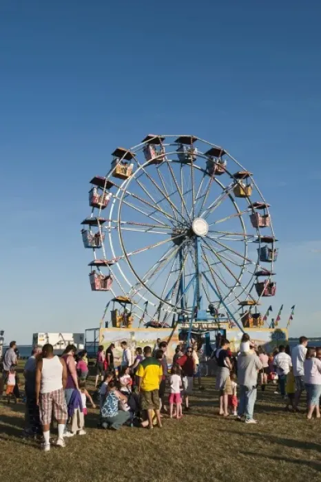 Framed Print : Milwaukee, Wisconsin. The ferris wheel ride at the annual Great CIrcus Parade