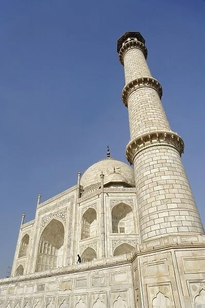 Minaret on the Taj Mahal, a mausoleum located in Agra, India, built by Mughal Emperor