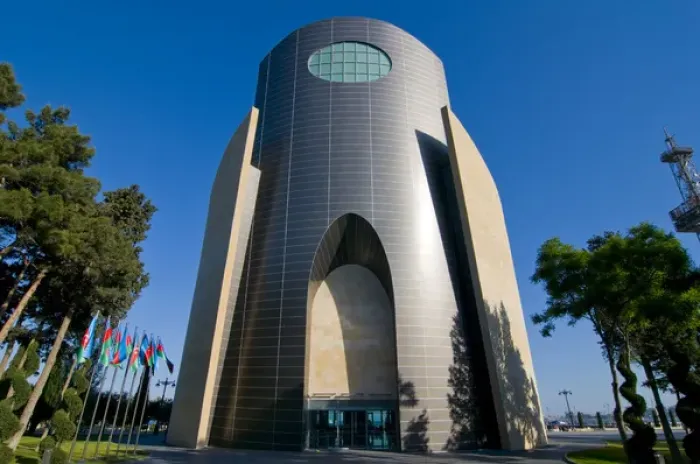Framed Print : Modern building, Baku, Azerbaijan