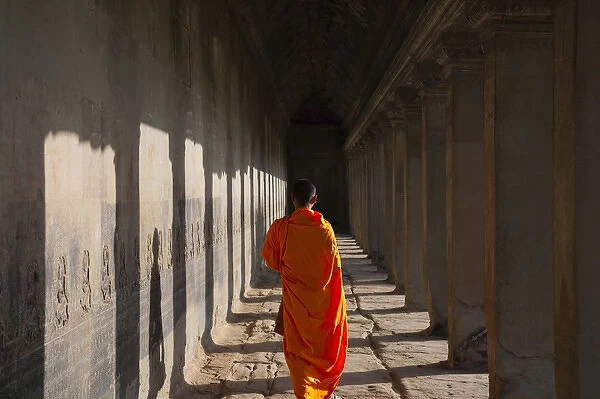 Monk in Angkor Wat, UNESCO World Heritage site