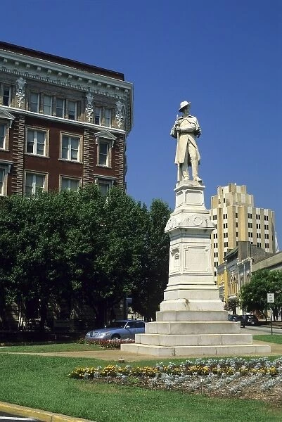 A monument to Civil War Soldiers in Macon, Georgia