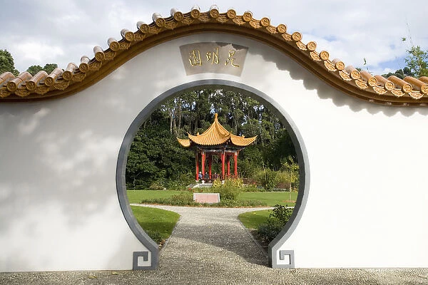 Moon Gate, Kunming Garden, Pukekura Park, New Plymouth, Taranaki, North Island, New