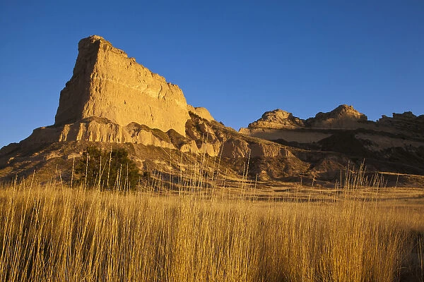 Morning light greets Eagle Rock at ScottsBluff National Monument, Nebraska, USA