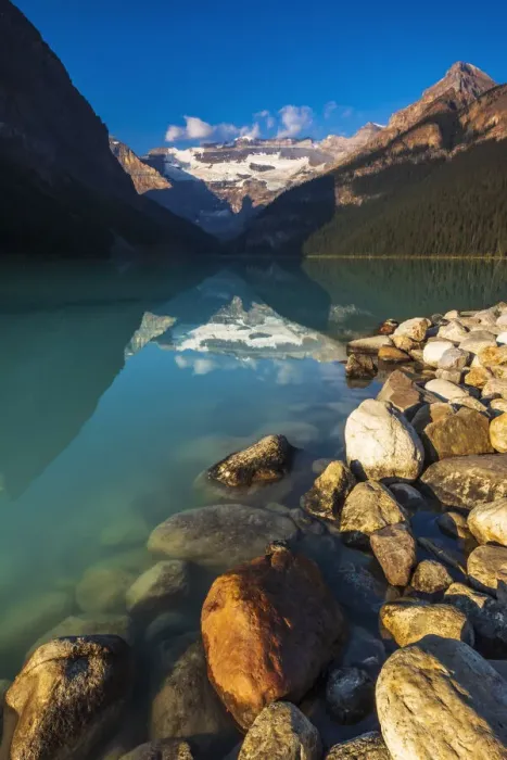 Framed Print : Morning light on Lake Louise, Banff National Park, Alberta, Canada Framed Print : Morning light on Lake Louise, Banff National Park, Alberta, Canada