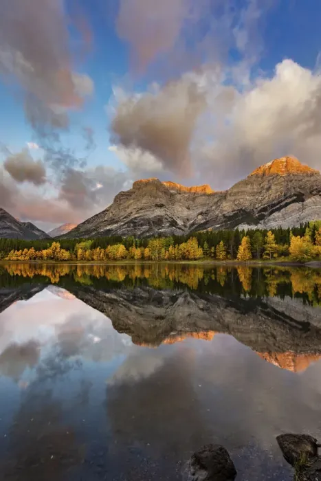 Framed Print : Morning light on Wedge Pond in Kananaskis Country, Alberta, Canada