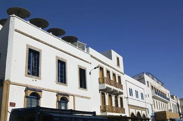 MOROCCO, Atlantic Coast, ESSAOUIRA: Place Moulay Hassan Building detail