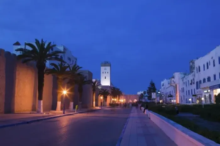 Framed Print : MOROCCO, Atlantic Coast, ESSAOUIRA: Avenue Oqba Ben Nafli / Evening Framed Print : MOROCCO, Atlantic Coast, ESSAOUIRA: Avenue Oqba Ben Nafli / Evening