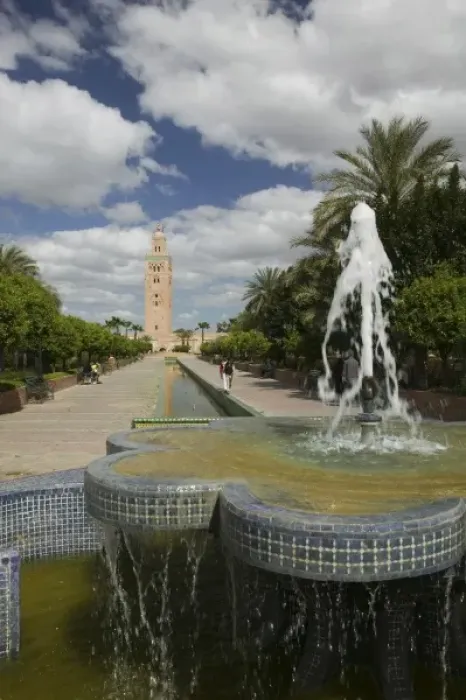 Framed Print : MOROCCO, MARRAKECH: Koutoubia Mosque  /  Daytime