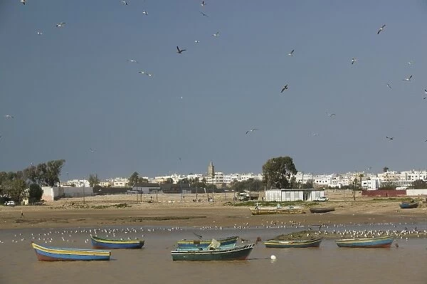 MOROCCO, Rabat: Oued Bou Regreg River view towards SALE