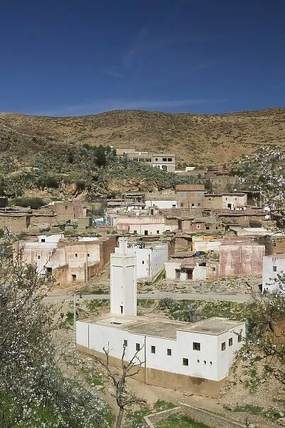 MOROCCO, Region Kandar et Sebou: View of the town of TARHIT