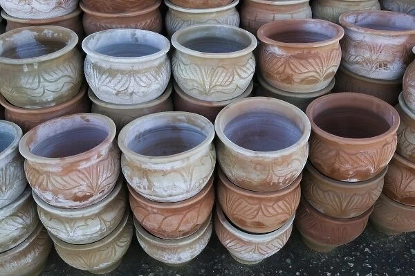 MOROCCO, Sale (town across from Rabat): Complexe des Poitiers  /  Pottery Cooperative