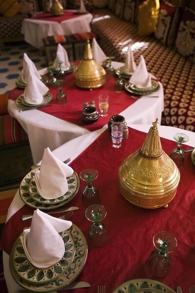 MOROCCO, Tafilalt, RISSANI: Hotel Kasbah Asmaa, Moroccan Restaurant Interior