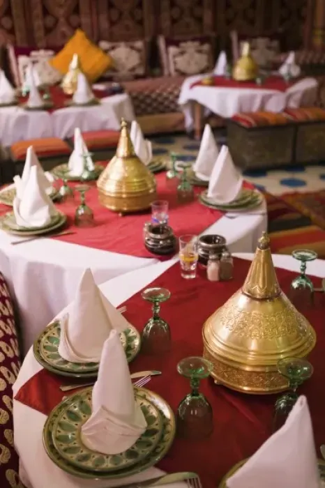 Framed Print : MOROCCO, Tafilalt, RISSANI: Hotel Kasbah Asmaa, Moroccan Restaurant Interior