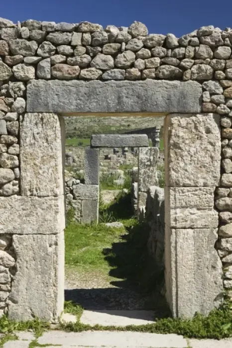 Framed Print : MOROCCO, Volubilis: Roman Town mostly dating to 2nd & 3rd c. AD  /  Abandoned by Romans