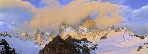 Mount Fitz Roy seen from Laguna de Los Tres during sunrise, Argentina, Los Glaciares NP