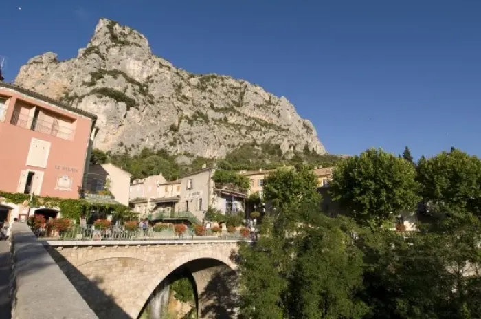 Framed Print : Moustiers-Sainte-Marie, Provence, France Framed Print : Moustiers-Sainte-Marie, Provence, France