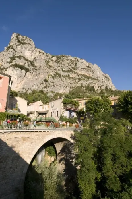 Framed Print : Moustiers-Sainte-Marie, Provence, France Framed Print : Moustiers-Sainte-Marie, Provence, France