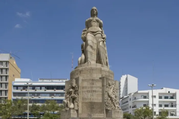 Framed Print : Mozambique, Maputo. Statue commemorating World War I soldiers in Praca dos Trabalhadores Framed Print : Mozambique, Maputo. Statue commemorating World War I soldiers in Praca dos Trabalhadores