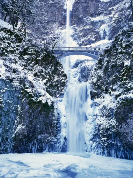 Framed Print : Multnomah Falls with snow and ice, winter in Columbia River Gorge