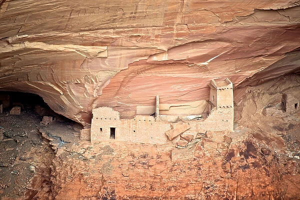 Mummy Cave ruins in Canyon de Chelly