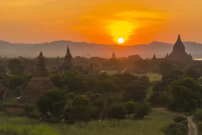 Framed Print : Myanmar. Bagan. Sunset over the temples of Bagan