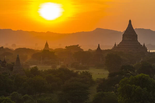 Myanmar. Bagan. Temples at sunset