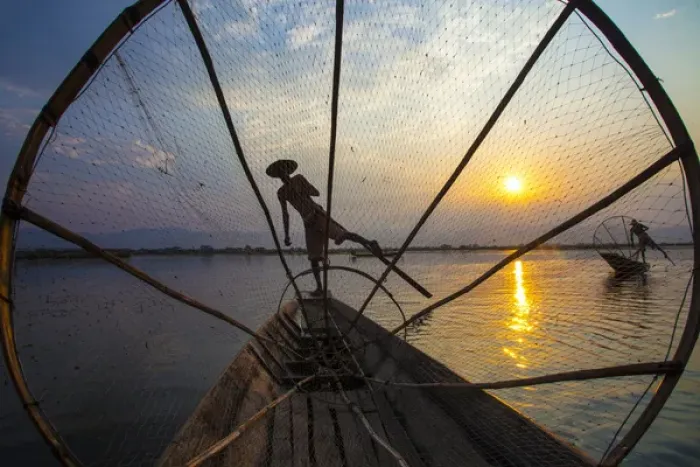 Framed Print : Myanmar, Inle Lake. Fishermen rowing at sunset Framed Print : Myanmar, Inle Lake. Fishermen rowing at sunset